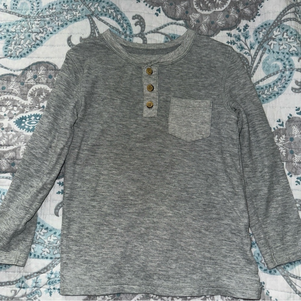 Size 5T Cat & Jack Long Sleeve Henley